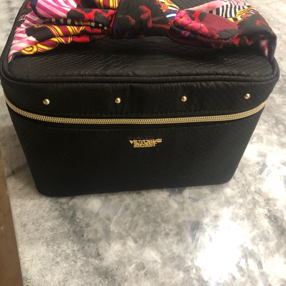 BNIB Victoria secret bundle and Jeffery Star ⭐️ - Picture 8 of 8